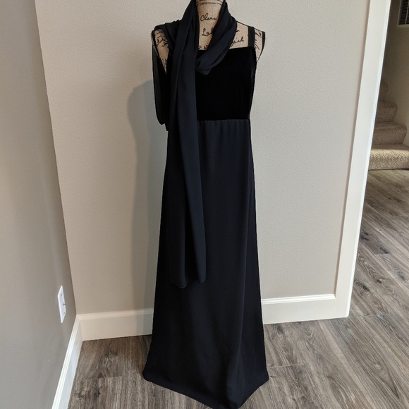 Stylish Black Sleeveless Maxi Dress - Picture 4 of 6